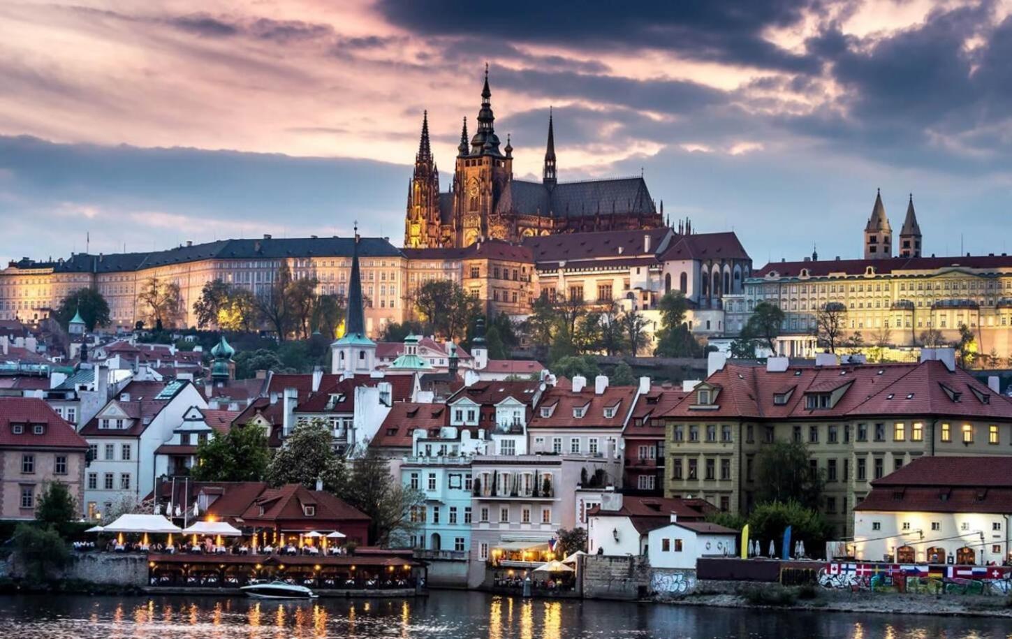 Modern Loft-apartments In Apartment Prague